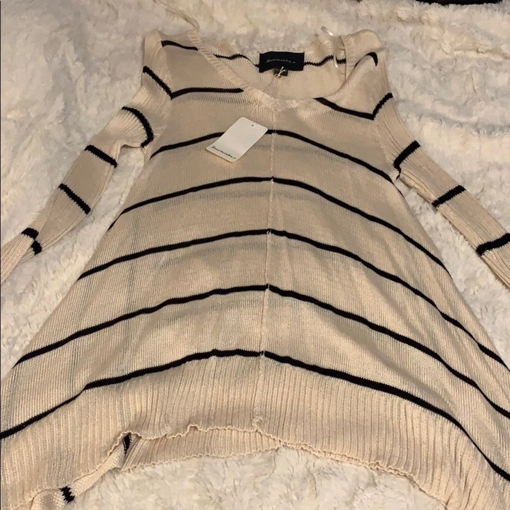 Love marks sweater